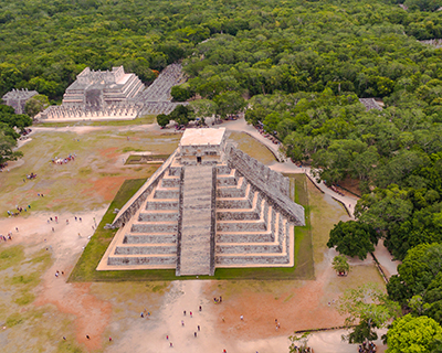 model of chichen itza yucatan mexico