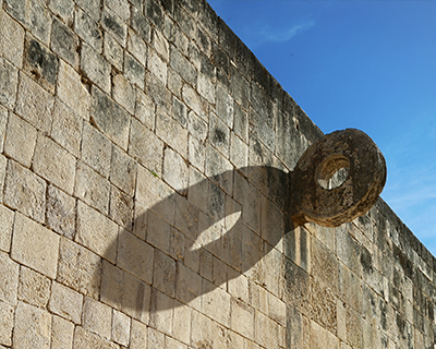 great ball court chichen itza